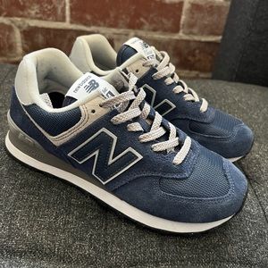 New Balance Classics - 574 Core - Women’s Size 6